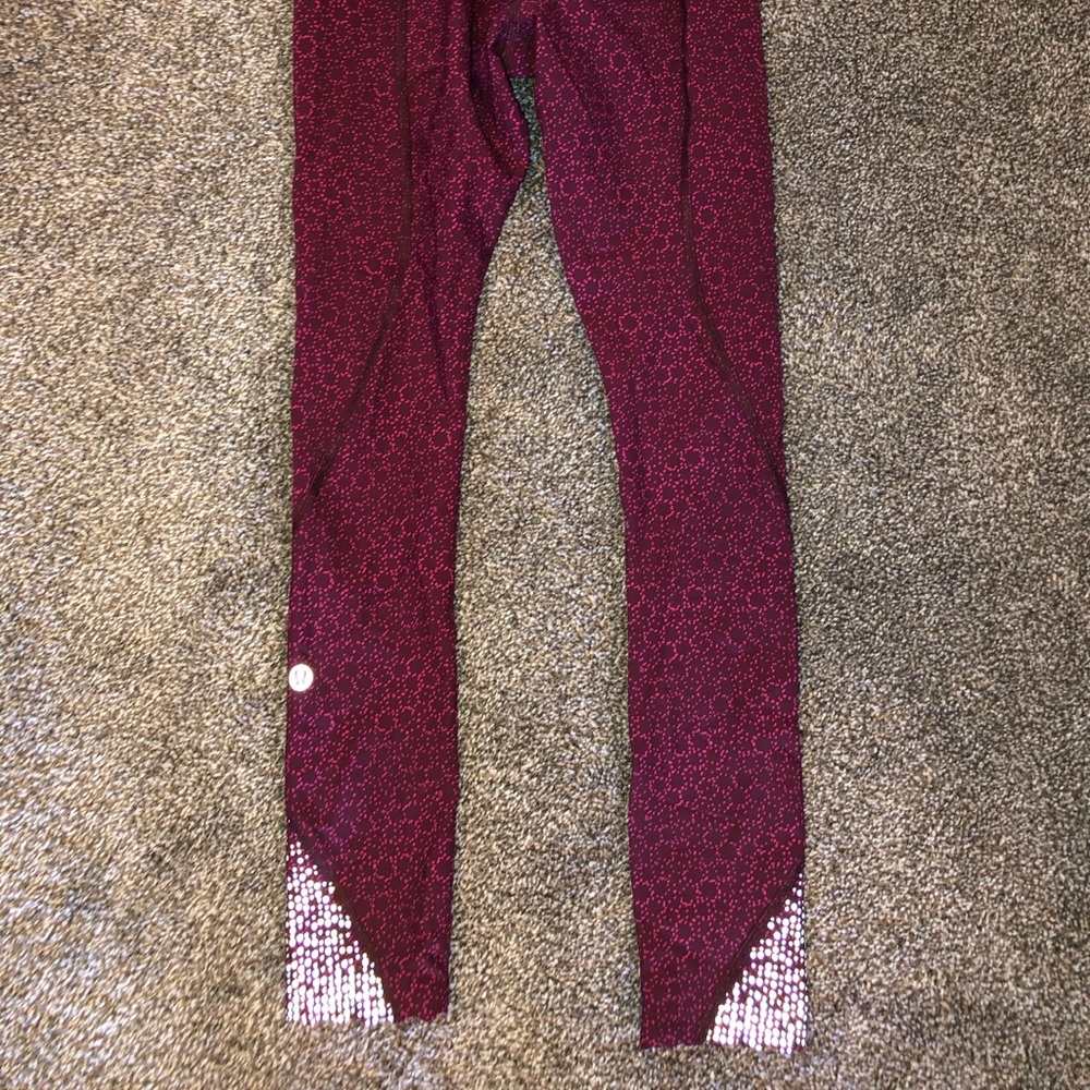 Lululemon cropped tights. Pink with designs